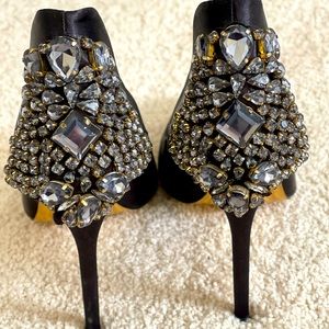 Black Ted Baker embellished Pumps size 36 / 5.5